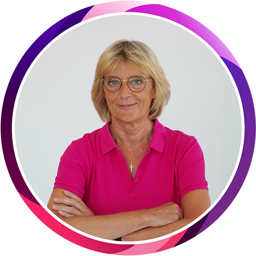 Dr. Elke Spahn in Gravitech-farbenem Shirt